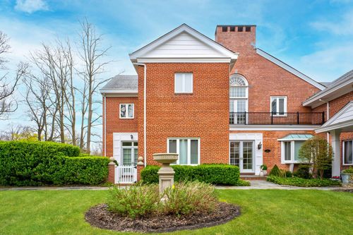 8-8 Long Meadow Ln, Glen Cove, NY, 11542-1221 | Card Image