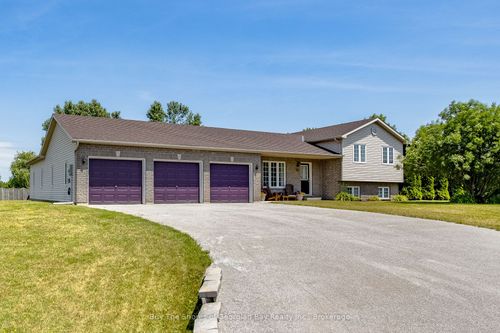 24 Marl Creek Dr, Phelpston, ON, L0L2K0 | Card Image