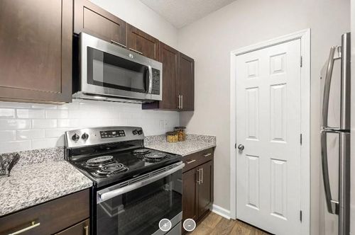 1018-7150 W Peachtree Dunwoody Rd, Atlanta, GA, 30328-5721 | Card Image