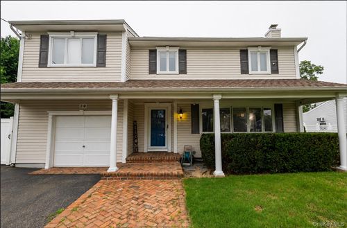29 Sandy Hollow Dr, Smithtown, NY, 11787-3017 | Card Image