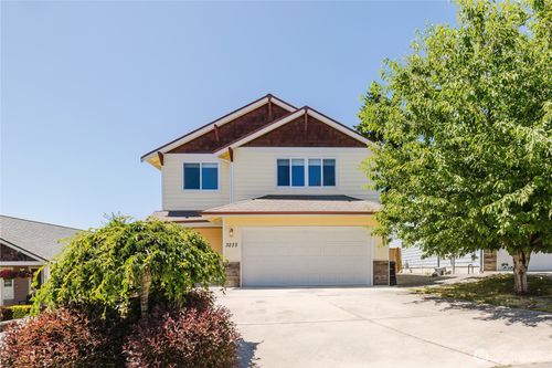 3233 Rickey Rd Ne, Bremerton, WA, 98310-2135 | Card Image