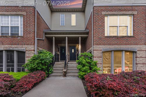 22-4311 Miracles Blvd, Detroit, MI, 48201-1547 | Card Image