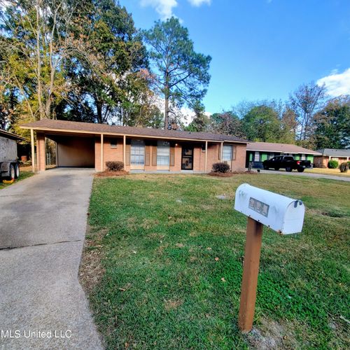 225 William Mckinley Cir, Jackson, MS, 39213-3139 | Card Image