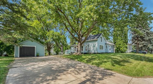 909 6th Ave, Howard Lake, MN, 55349-5653 | Card Image