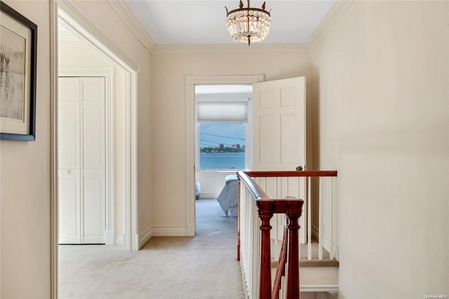 34 Boulevard, House other with 8 bedrooms, 4 bathrooms and null parking in Malba NY | Image 22