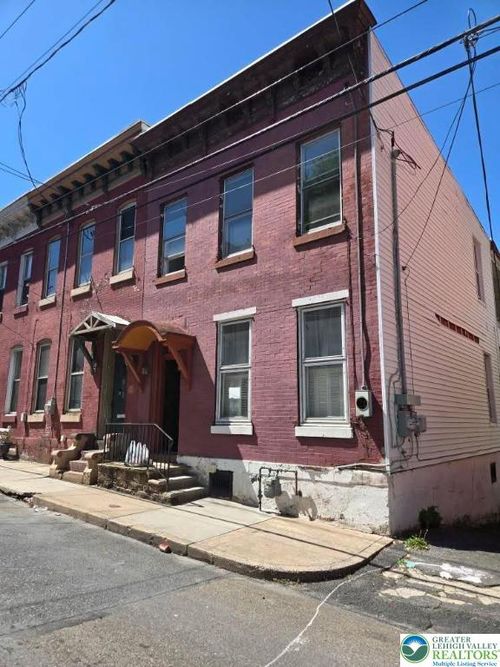 2-610 W Norwegian St, Pottsville, PA, 17901-2825 | Card Image
