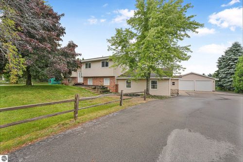 5840 Culver Rd, Traverse City, MI, 49685-8601 | Card Image