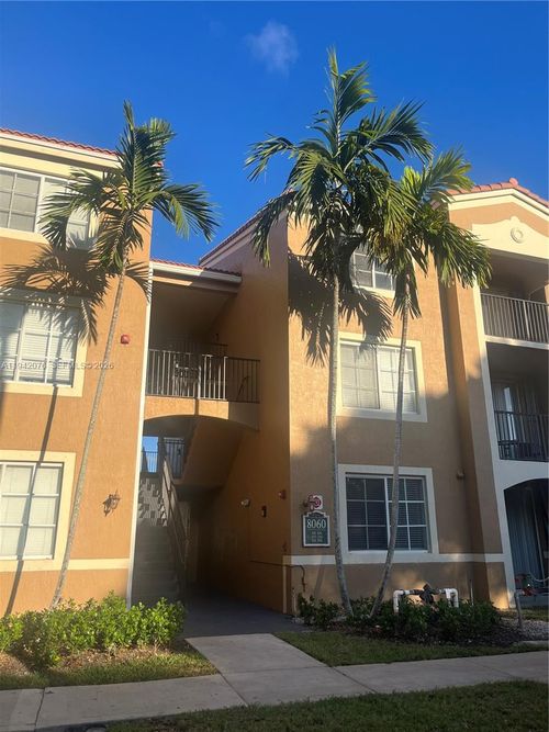 apt-305-8060 N Nob Hill Rd, Tamarac, FL, 33321-7408 | Card Image