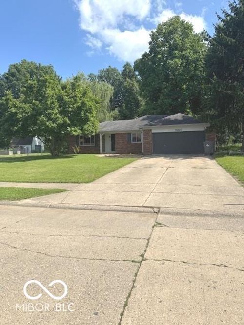 5331 Honey Manor Dr, Indianapolis, IN, 46221-3910 | Card Image