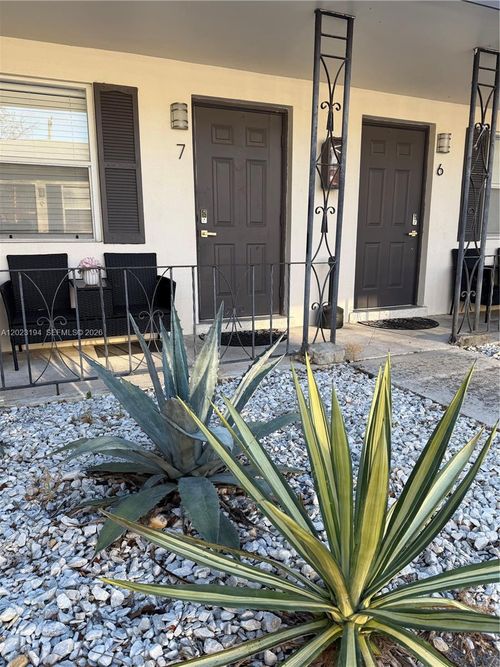 1-10-2216 Fillmore St, Hollywood, FL, 33020-7420 | Card Image
