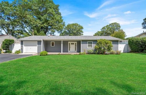 61 Brookhaven Drive, Brookhaven, NY, 11778 | Card Image