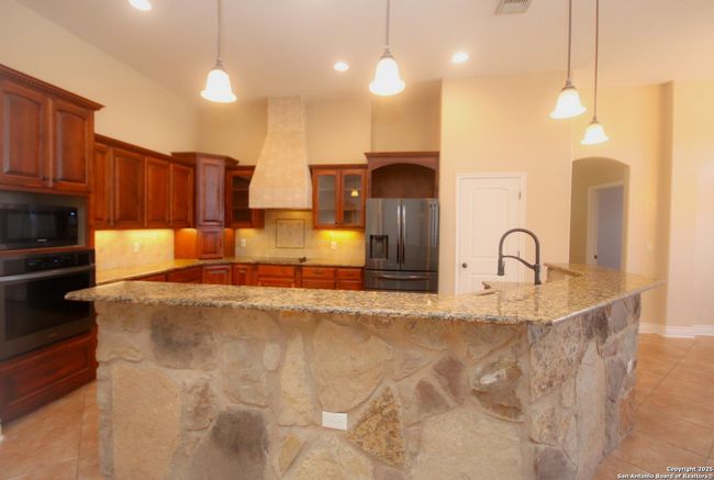 12709 Sherlock Ln, House other with 4 bedrooms, 3 bathrooms and null parking in Schertz TX | Image 13