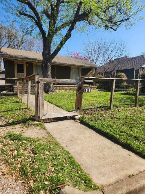 1316 Pasadena Dr, Austin, TX, 78757-1948 | Card Image