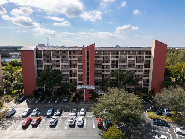 APT-803 - 2206 S Cypress Bend Dr, Condo with 2 bedrooms, 2 bathrooms and null parking in Pompano Beach FL | Image 33