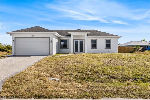 152 Pennfield St, LEHIGH ACRES, FL, 33974-9429 | Card Image