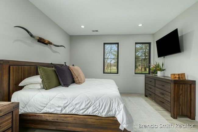 Primary Bedroom | Image 15