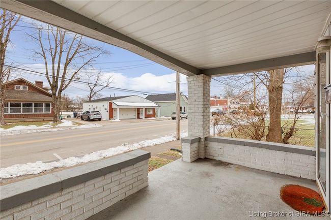 127 New Albany St, Home with 3 bedrooms, 2 bathrooms and null parking in Sellersburg IN | Image 13