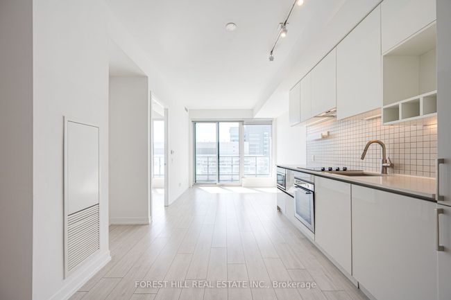 1506 - 5 Buttermill Ave, Condo with 2 bedrooms, 2 bathrooms and 1 parking in Vaughan ON | Image 7