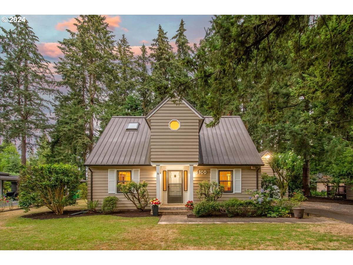 River Dr, Portland, OR 97267