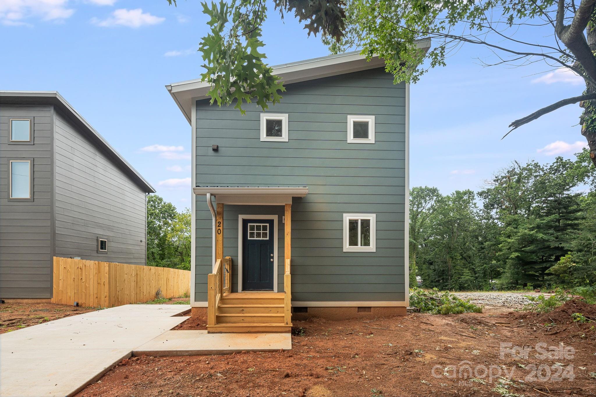 Oak Hill Dr, Asheville, NC 28806