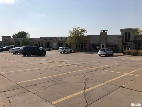 5254 Utica Ridge Rd, Davenport, IA, 52807-3872 | Card Image