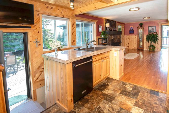 206 N Broadway Ave, House other with 2 bedrooms, 2 bathrooms and null parking in Grand Marais MN | Image 13