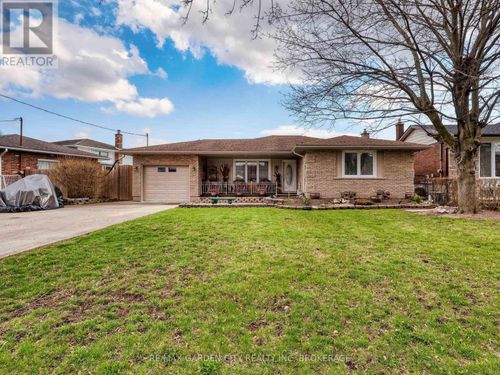 30 Glenview Ave, St Catharines, ON, L2N2Z8 | Card Image