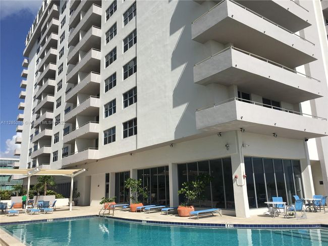 APT-305 - 9225 Collins Ave, Condo with 1 bedrooms, 2 bathrooms and null parking in Surfside FL | Image 8