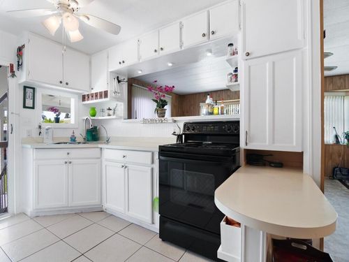 2 Galicia Ln, Port St Lucie, FL, 34952-7915 | Card Image