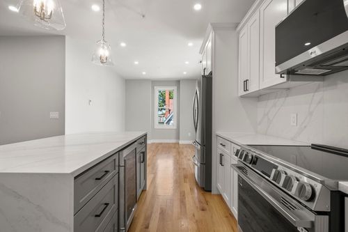 102-60 Stanley St, Boston, MA, 02125-2459 | Card Image