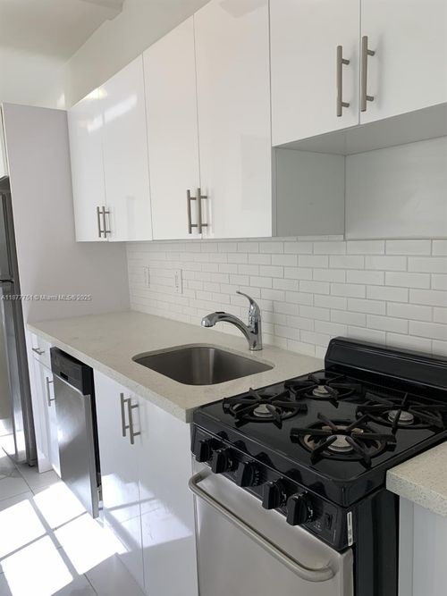 apt-3-1615 Jefferson Ave, Miami Beach, FL, 33139-7600 | Card Image