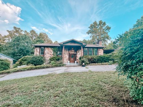 3332 Shagbark Dr, Powell, TN, 37849-2209 | Card Image