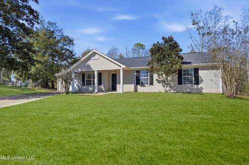 10673 N Oak Crest Drive, Biloxi, MS, 39532 | Card Image
