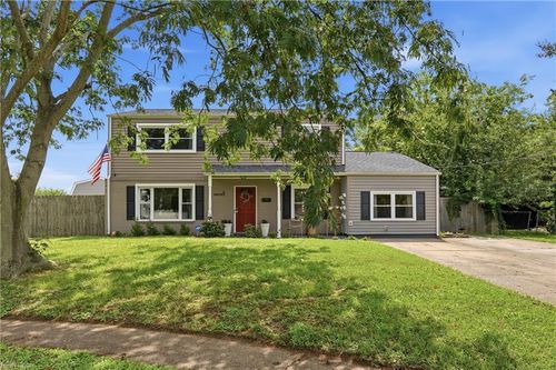 6 Maume Cir, Hampton, VA, 23666-1716 | Card Image