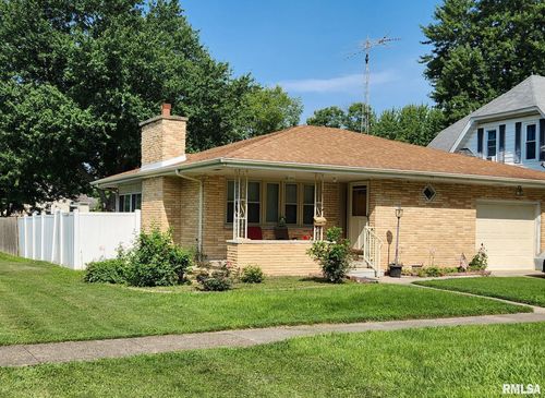 316 N Vine St, Mount Pulaski, IL, 62548-1253 | Card Image