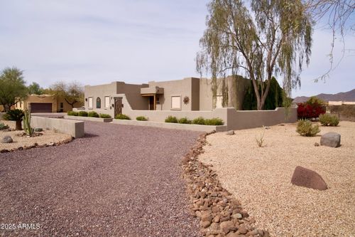1714 W Adamanda Ct, Phoenix, AZ, 85086-0592 | Card Image