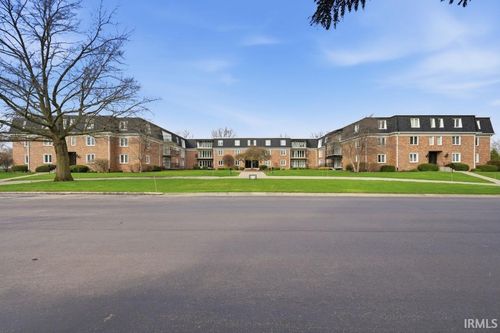 2-205-4501 N Wheeling Ave, Muncie, IN, 47304-1218 | Card Image