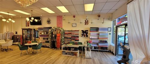 102 Bellevue Way Se, Bellevue, WA, 98004-6228 | Card Image