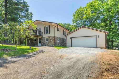 81 Pine Tree Dr, Roaring Gap, NC, 28668 | Card Image