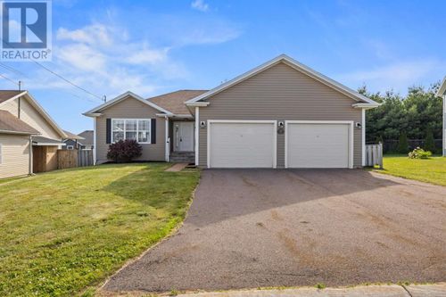 7 Raspberry Ave, Charlottetown, PE, C1E0H9 | Card Image
