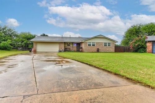 420 Sw 24th St, El Reno, OK, 73036-5923 | Card Image