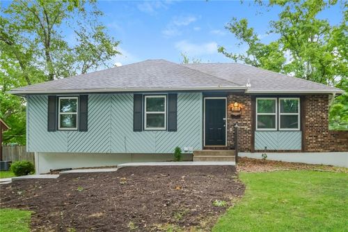 409 Ne Sharon Dr, Lee's Summit, MO, 64063-2632 | Card Image