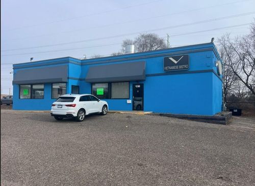 7429 E River Rd, Fridley, MN, 55432-3011 | Card Image