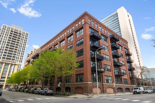 705-520 W Huron St, Chicago, IL, 60654-3441 | Card Image