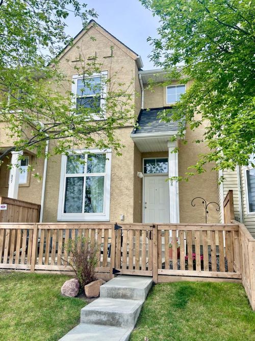 205 Mckenzie Towne Gate Se, Calgary, AB, T2Z4G2 | Card Image