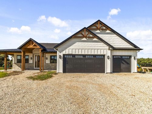 W151N11847 Mistletoe Road, GERMANTOWN, WI, 53022 | Card Image