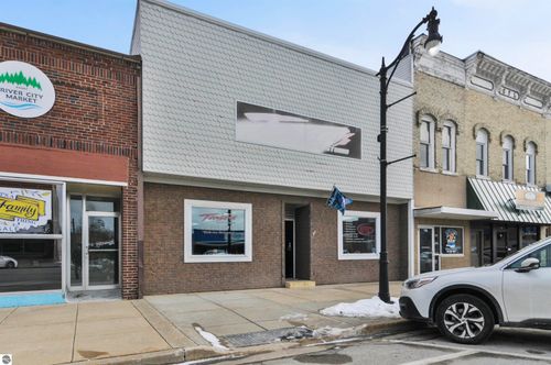 120 N Main St, Evart, MI, 49631-9422 | Card Image