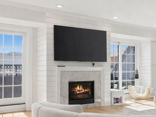 307-398-374-398 Bunker Hill St, Boston, MA, 02129-1715 | Card Image