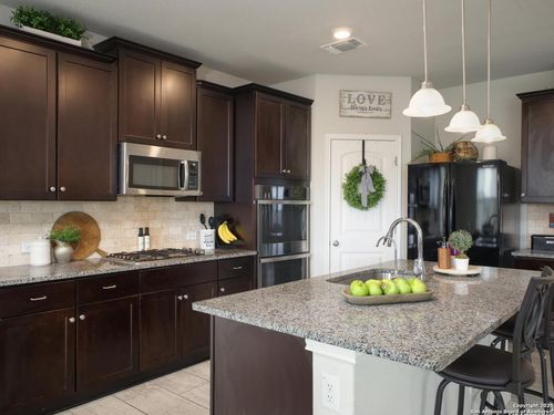 225 Treble Knl, Spring Branch, TX, 78070-6527 | Card Image