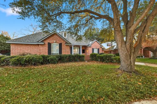 3318 Summergrove Dr, Arlington, TX, 76001-6565 | Card Image